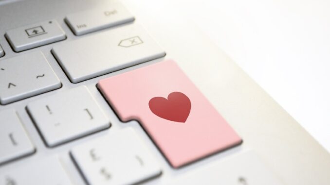 tastiera-cuore-sito-incontri_800x533